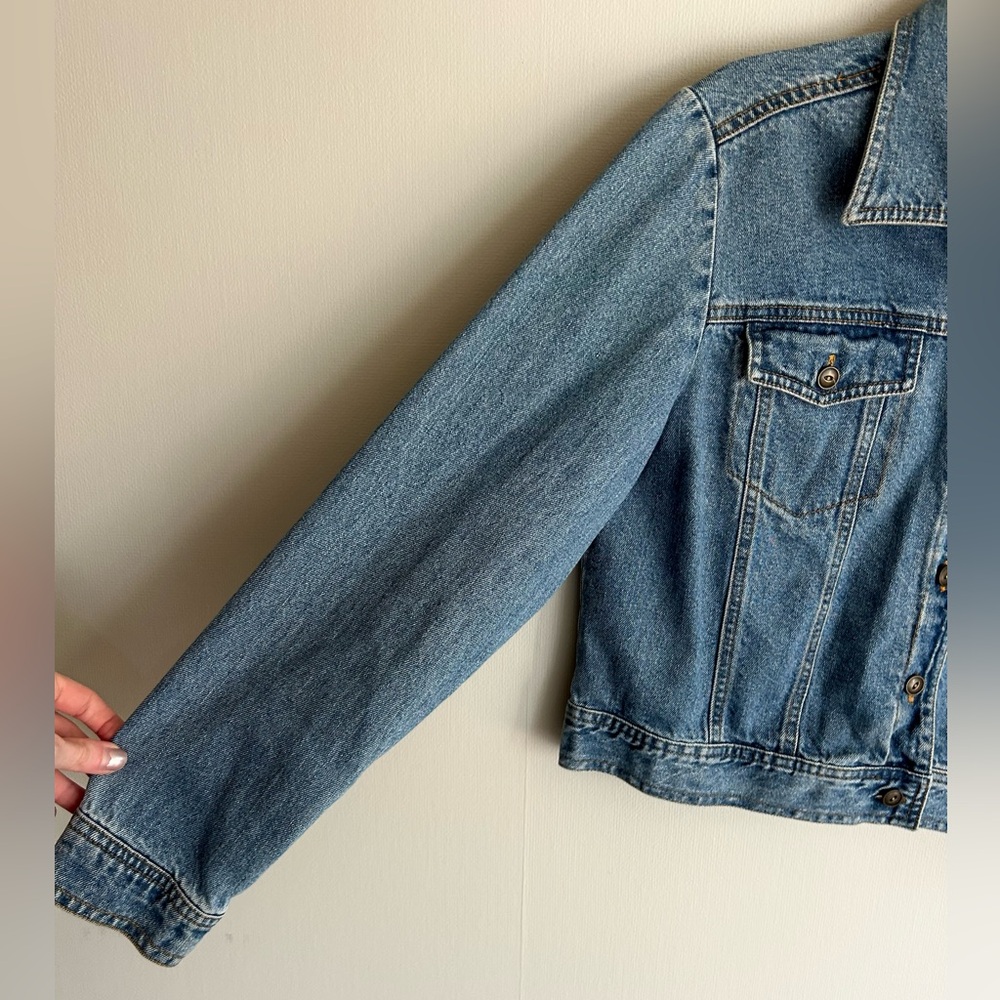 Vintage Y2K Studio Ease Denim Trucker Short Jean Jacket Indie 2000s Layering | 8 - Picture 7 of 15